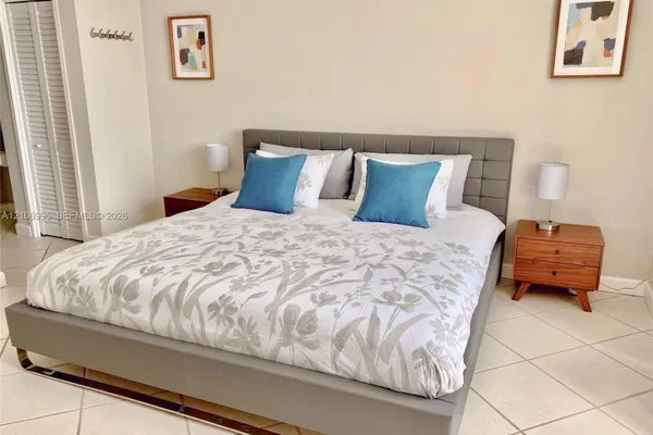 3505 S OCEAN DR 1404