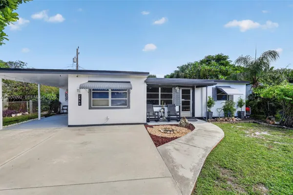 2864 NE 12TH TER