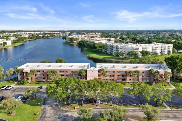 7466 ASHMONT CIR 303