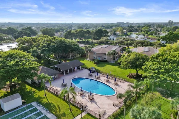 7466 ASHMONT CIR 303