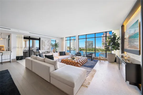 7083 FISHER ISLAND DR 7083