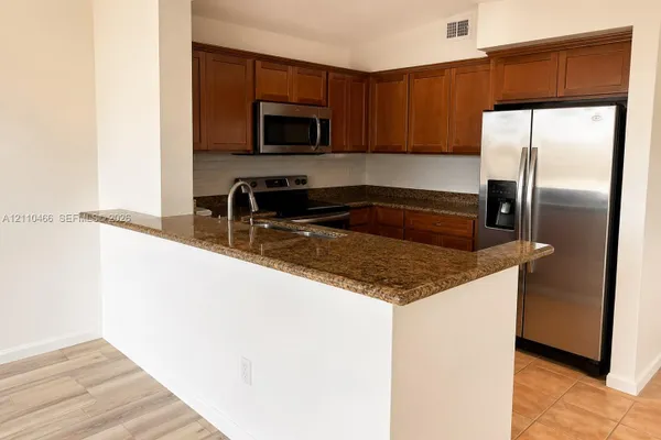 888 S DOUGLAS RD 1602
