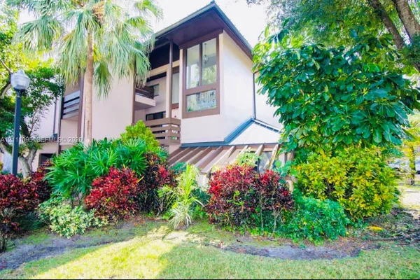 120 SW 96TH TER 104