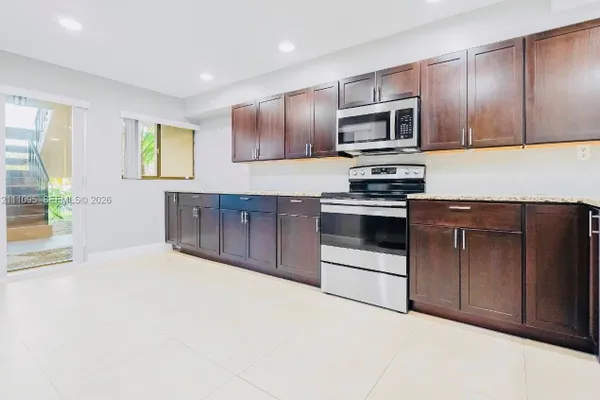 120 SW 96TH TER 104