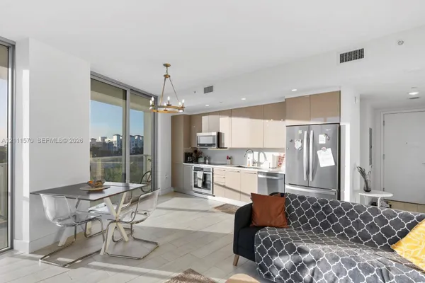 2000 METROPICA WAY 404