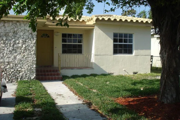 879 NW 74TH ST