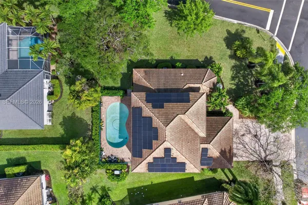 4953 KENSINGTON CIR