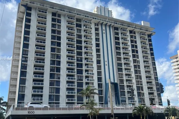 1600 S OCEAN DR 3A