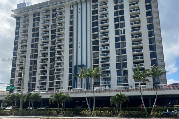 1600 S OCEAN DR 3A