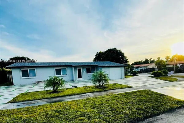 9040 SW 48TH TER