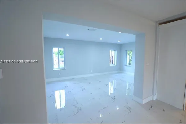 9040 SW 48TH TER