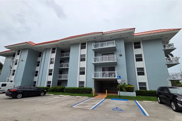 505 S PINE ISLAND RD B205
