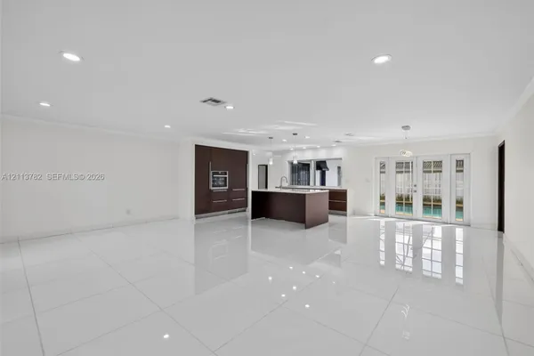 4720 BAYVIEW DR