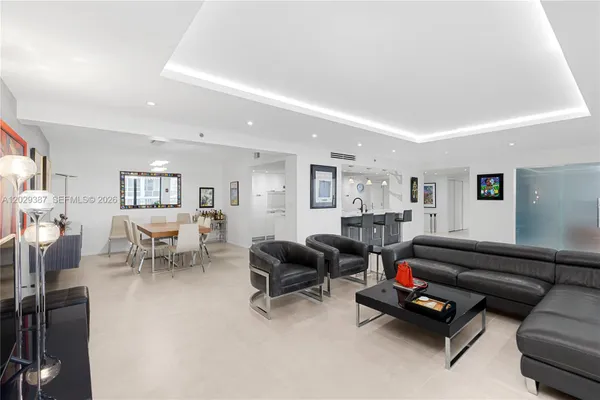 10205 COLLINS AVE 604