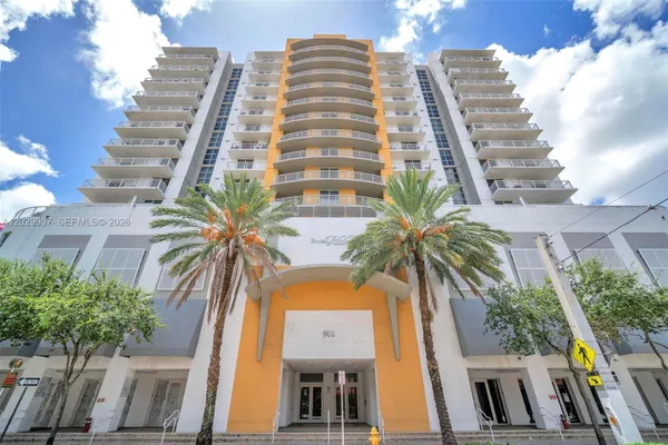 900 SW 8TH ST 1103