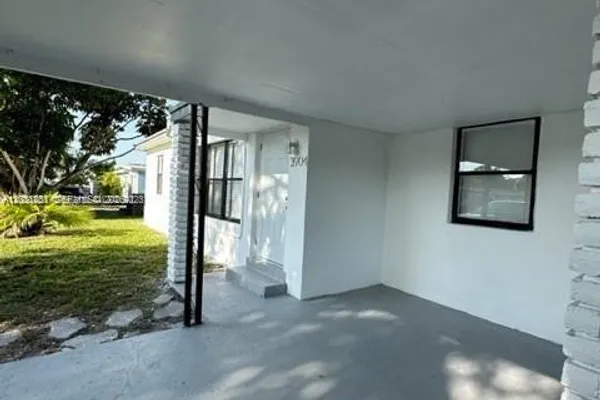 3904 SW 58TH AVE