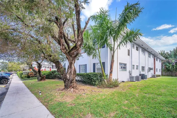 1100 ATLANTIC SHORES BLVD 405