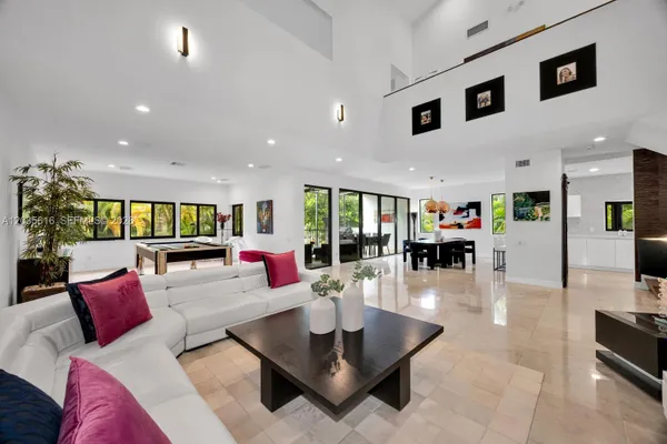 2000 S BAYSHORE DR 65
