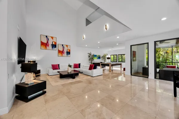 2000 S BAYSHORE DR 65
