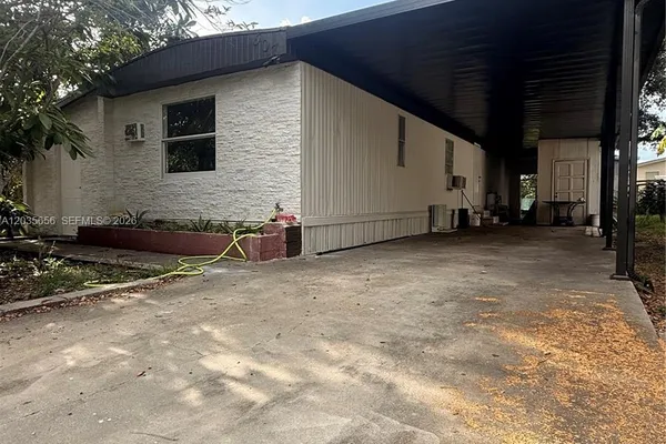 607 SABAL AVE