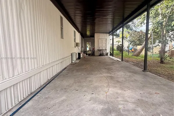 607 SABAL AVE