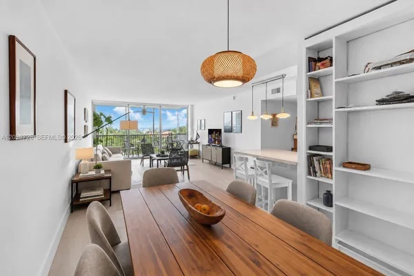 150 OCEAN LANE DR 7C