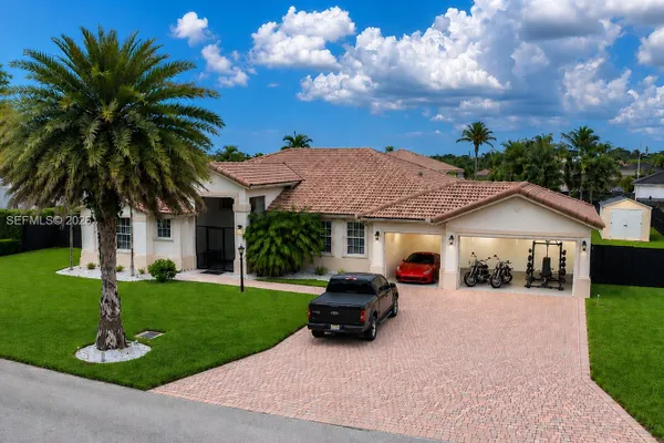 12922 SW 221 ST