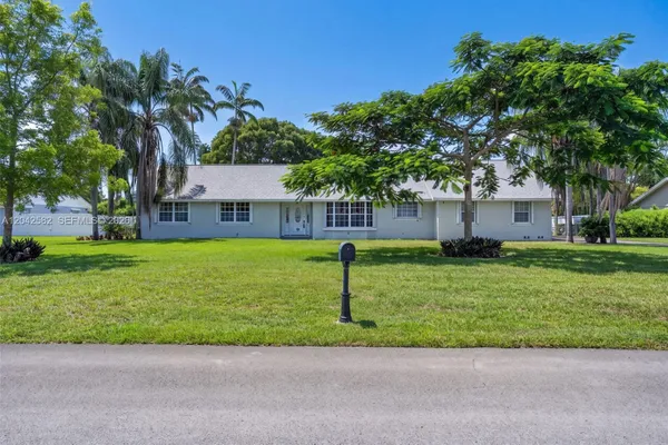 1728 NW 20TH ST
