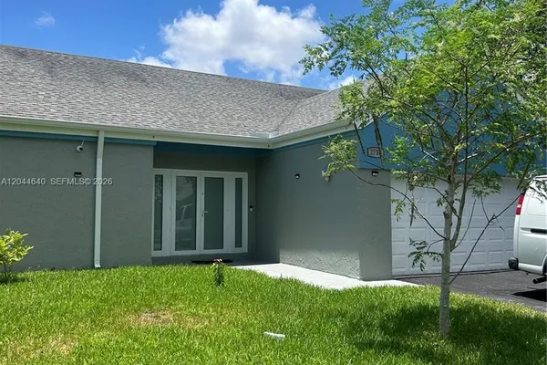 2730 CYPRESS AVE