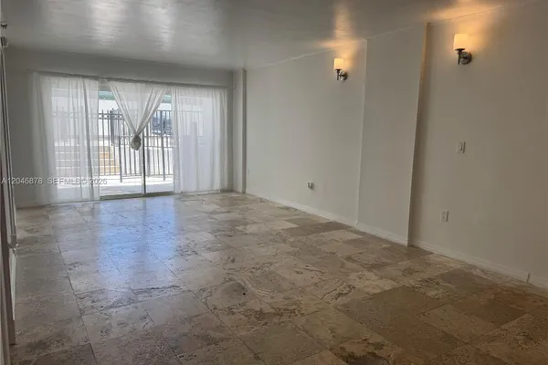 1345 W AVE 202
