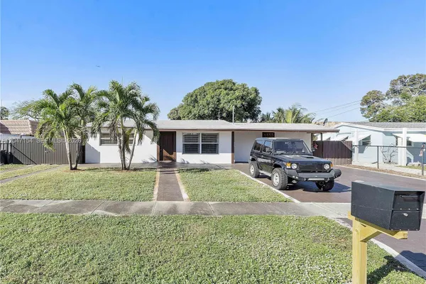 1541 SW 52ND AVE