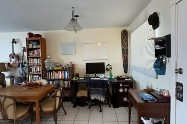 2000 BIARRITZ DR 404