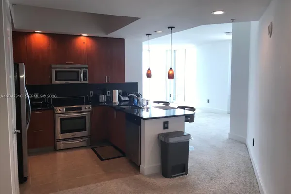 315 NE 3RD AVE 2103