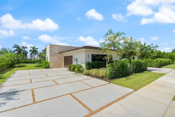 14930 SW 16TH CT