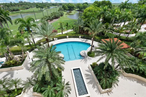 13621 DEERING BAY DR 502