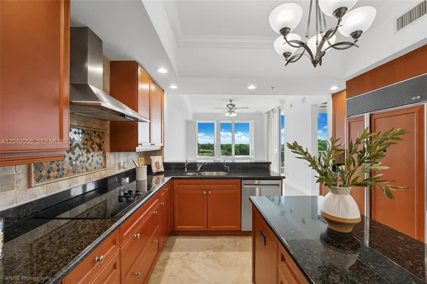 13621 DEERING BAY DR 502