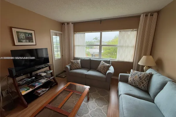 4441 NW 16TH ST J308