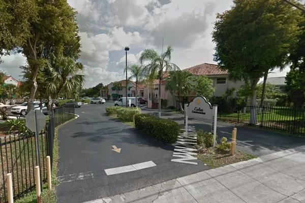 11201 NW 7TH ST 204