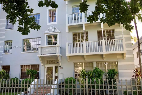 842 MERIDIAN AVE 3D