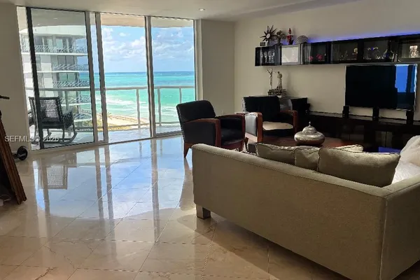 8855 COLLINS AVE 11B