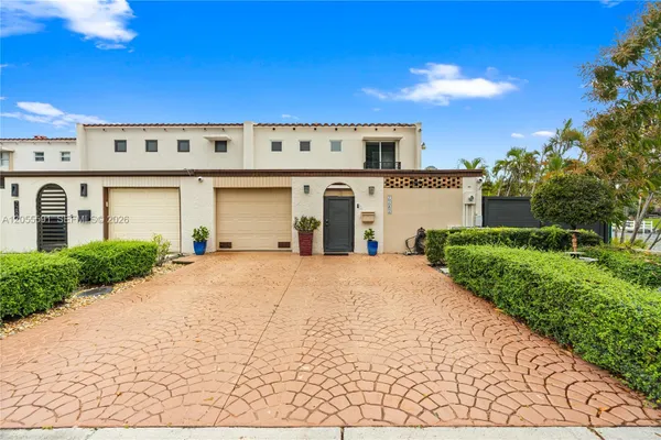 7282 JACARANDA LN