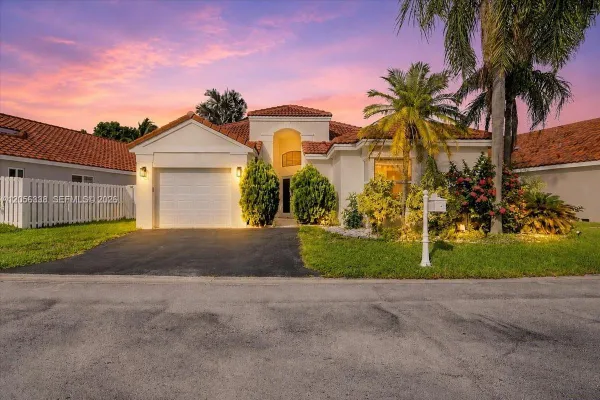 325 SOMERSET WAY
