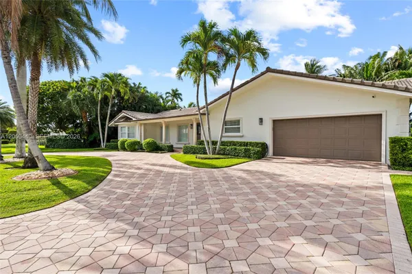 18 ELEUTHERA DR