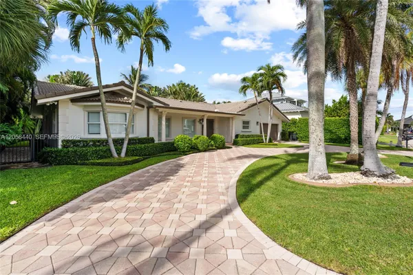 18 ELEUTHERA DR