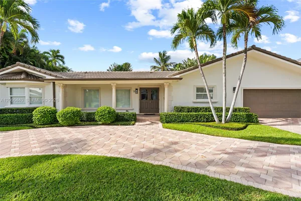18 ELEUTHERA DR