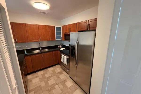 652 NE 63RD ST 404