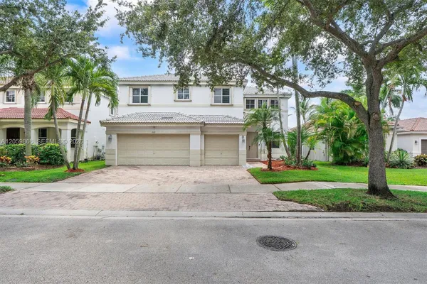 4389 LAUREL RIDGE CIR