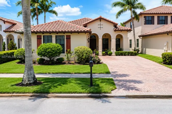 8514 NW 37TH CT