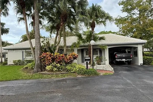 1124 W CYPRESS DR V-13