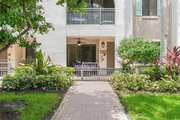 2955 NW 126TH AVE 5-104